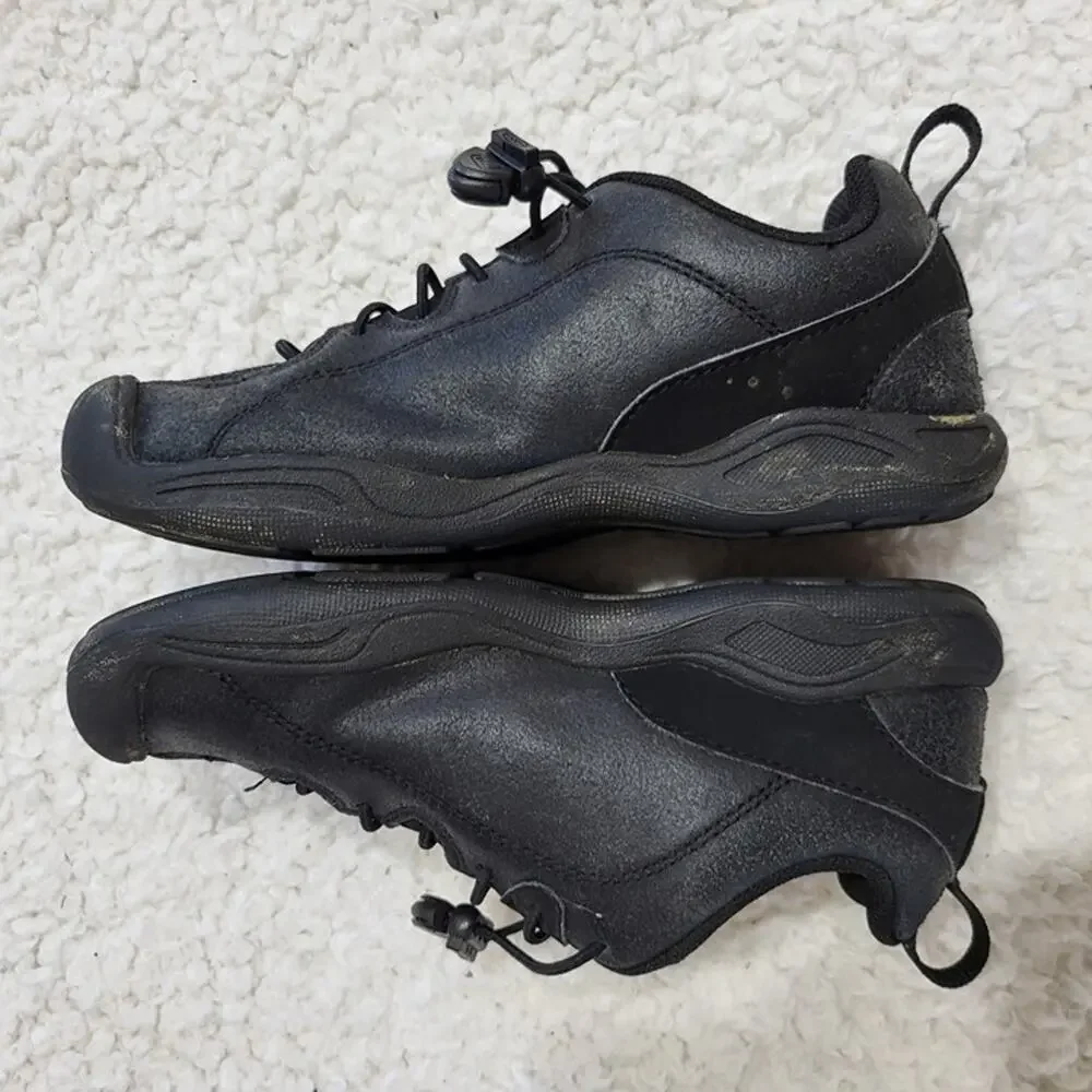 Keen big boys size 2 black leather 